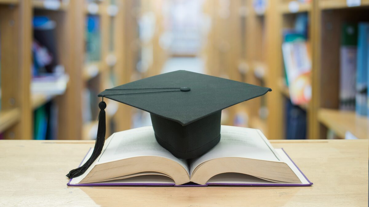4 Tips for Finding PA Jobs As a New Graduate